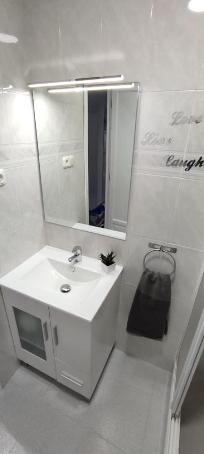 Turisstiko Playa Carvajal Apartment ฟูเอนฮิโรลา ภายนอก รูปภาพ