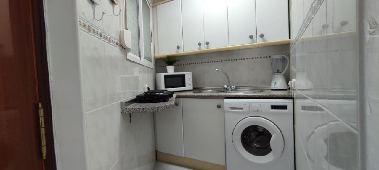 Turisstiko Playa Carvajal Apartment ฟูเอนฮิโรลา ภายนอก รูปภาพ
